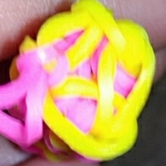 Pen and a pin holder - Picture 5 of 5